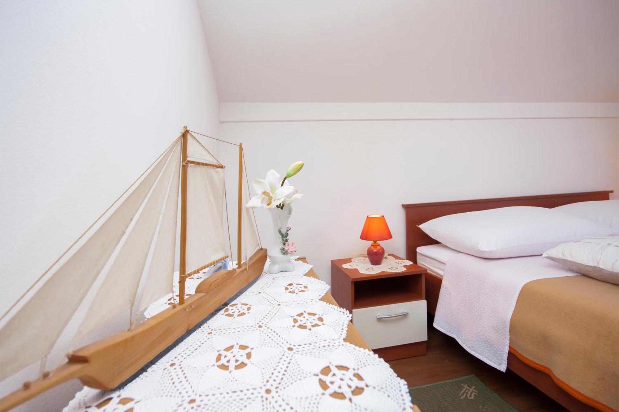 Apartment Petra Brodarica (Sibenik-Knin)