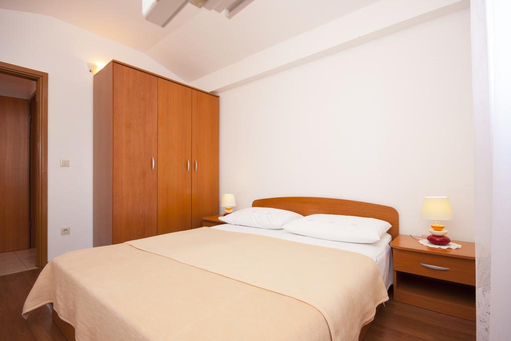 Apartment Petra Brodarica (Sibenik-Knin)