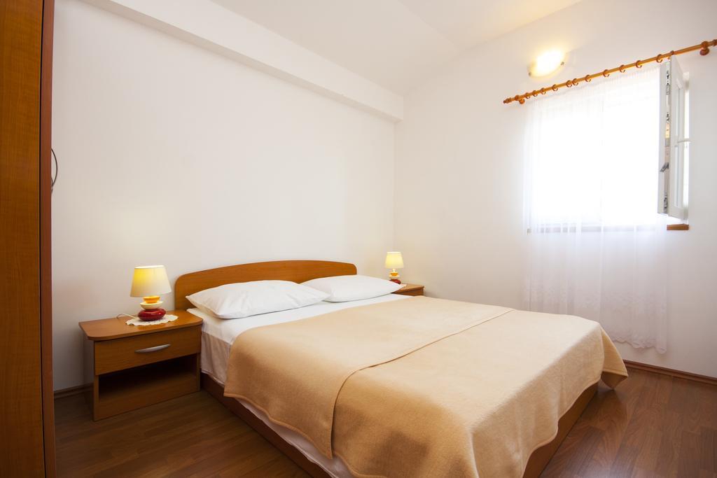 Petra Brodarica (Sibenik-Knin)
